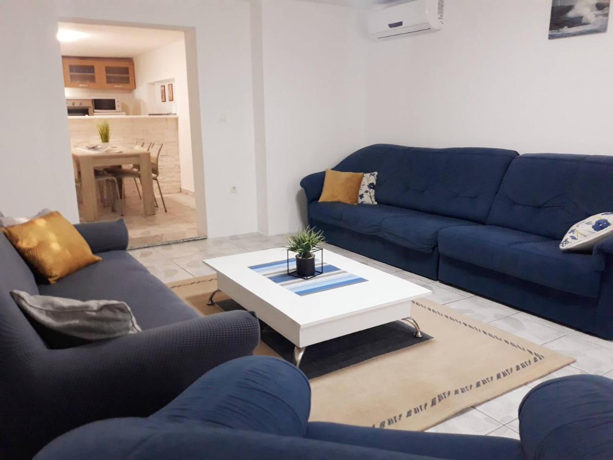 Villa Mihaela - Apartment Ana Cesarica Zewnętrze zdjęcie